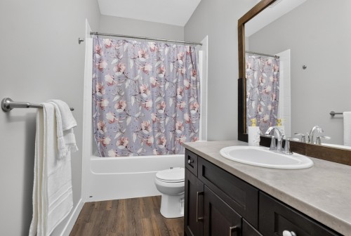 7-5665 Promontory Road, Chilliwack, BC - Indoor Photo Showing Bathroom
