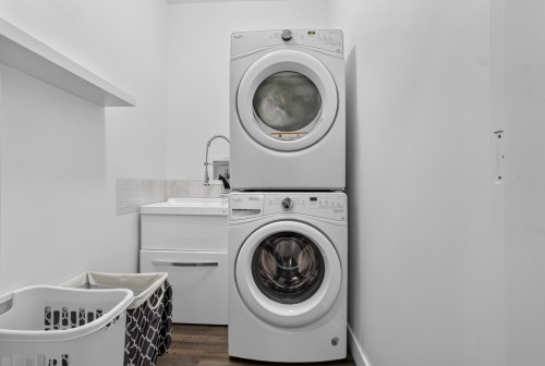 7-5665 Promontory Road, Chilliwack, BC - Indoor Photo Showing Laundry Room