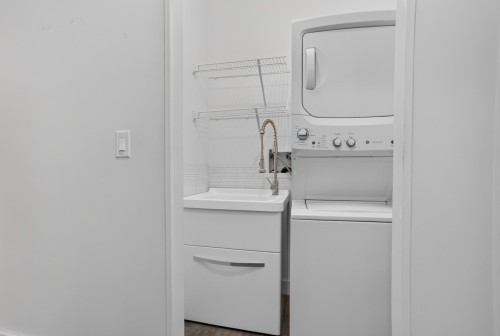 7-5665 Promontory Road, Chilliwack, BC - Indoor Photo Showing Laundry Room