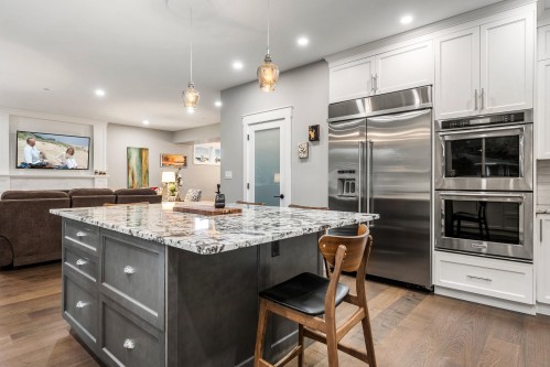 50250 Sienna Avenue, Chilliwack, BC - Indoor Photo Showing Kitchen With Upgraded Kitchen