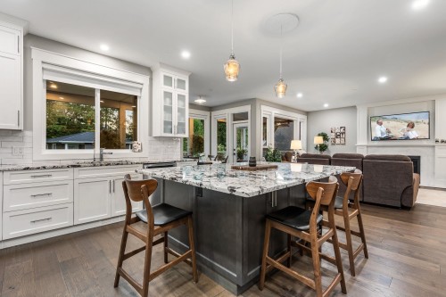 50250 Sienna Avenue, Chilliwack, BC - Indoor Photo Showing Kitchen With Upgraded Kitchen