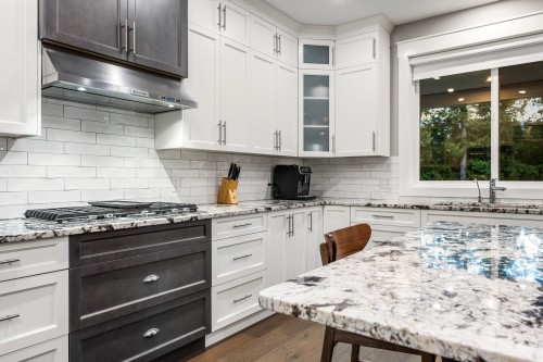 50250 Sienna Avenue, Chilliwack, BC - Indoor Photo Showing Kitchen With Upgraded Kitchen