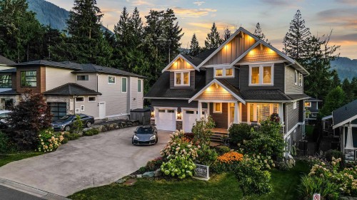 50250 Sienna Avenue, Chilliwack, BC - Outdoor With Facade
