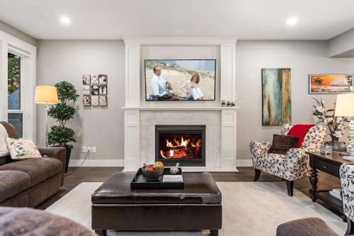 50250 Sienna Avenue, Chilliwack, BC - Indoor Photo Showing Living Room With Fireplace