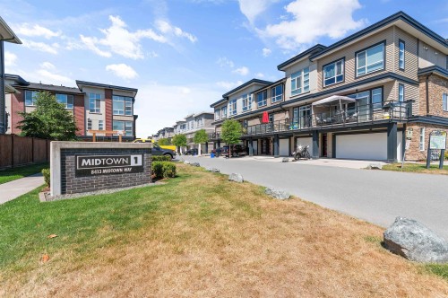 107-8413 Midtown Way, Chilliwack, BC - Outdoor With Balcony