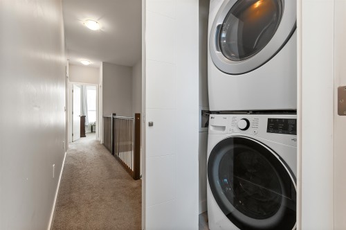 107-8413 Midtown Way, Chilliwack, BC - Indoor Photo Showing Laundry Room