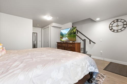 107-8413 Midtown Way, Chilliwack, BC - Indoor Photo Showing Bedroom
