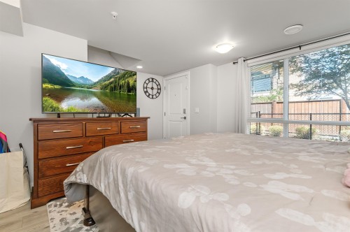107-8413 Midtown Way, Chilliwack, BC - Indoor Photo Showing Bedroom