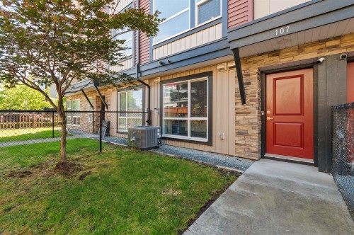 107-8413 Midtown Way, Chilliwack, BC - Outdoor