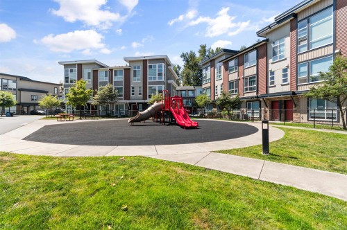 107-8413 Midtown Way, Chilliwack, BC - Outdoor With Facade