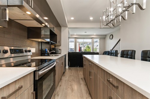 107-8413 Midtown Way, Chilliwack, BC - Indoor Photo Showing Kitchen With Upgraded Kitchen