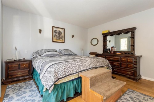 47360 Mountain Park Drive, Chilliwack, BC - Indoor Photo Showing Bedroom
