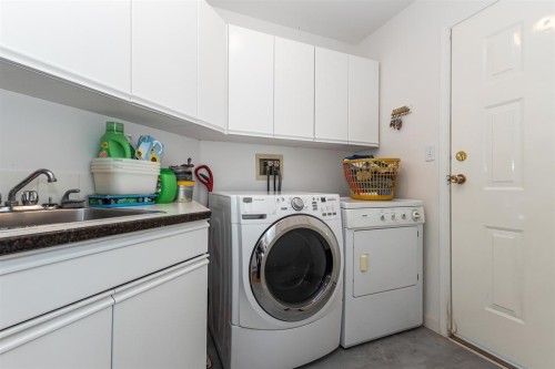 47360 Mountain Park Drive, Chilliwack, BC - Indoor Photo Showing Laundry Room