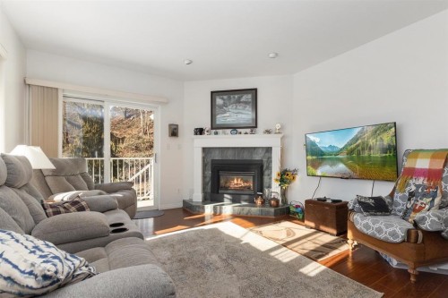 47360 Mountain Park Drive, Chilliwack, BC - Indoor Photo Showing Living Room With Fireplace