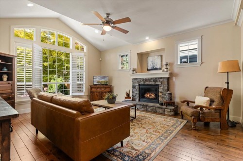 5801 Shawnigan Drive, Chilliwack, BC - Indoor Photo Showing Living Room With Fireplace