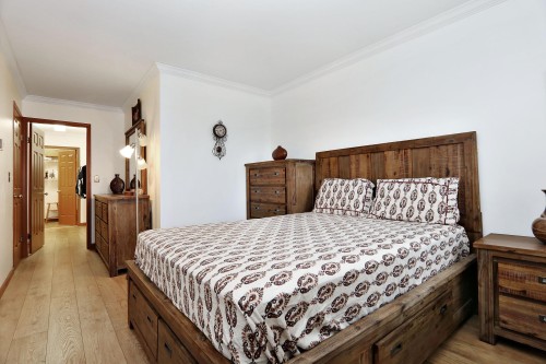 302-46005 Bole Avenue, Chilliwack, BC - Indoor Photo Showing Bedroom