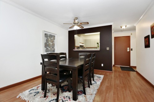 302-46005 Bole Avenue, Chilliwack, BC - Indoor Photo Showing Dining Room