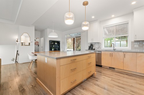 1-6262 Rexford Drive, Chilliwack, BC - Indoor Photo Showing Kitchen With Upgraded Kitchen