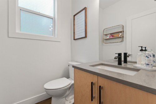 1-6262 Rexford Drive, Chilliwack, BC - Indoor Photo Showing Bathroom