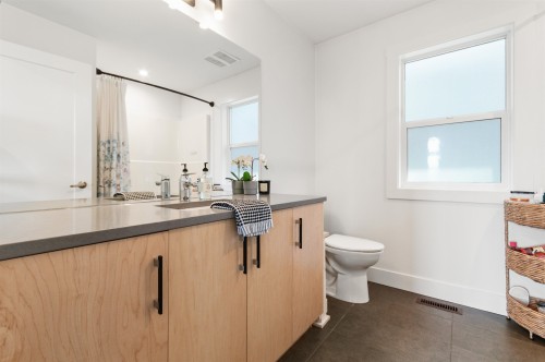 1-6262 Rexford Drive, Chilliwack, BC - Indoor Photo Showing Bathroom