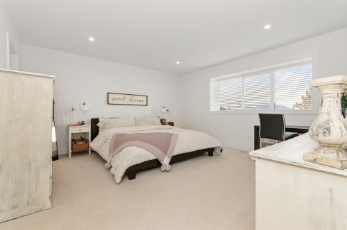 1-6262 Rexford Drive, Chilliwack, BC - Indoor Photo Showing Bedroom