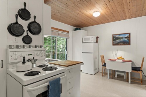 5123 Paulsen Road W, Chilliwack, BC - Indoor Photo Showing Kitchen