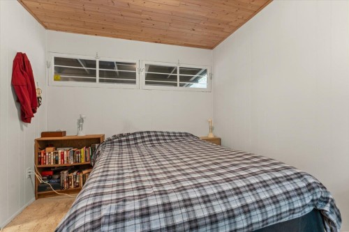 5123 Paulsen Road W, Chilliwack, BC - Indoor Photo Showing Bedroom