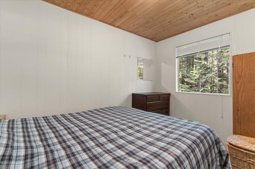 5123 Paulsen Road W, Chilliwack, BC - Indoor Photo Showing Bedroom