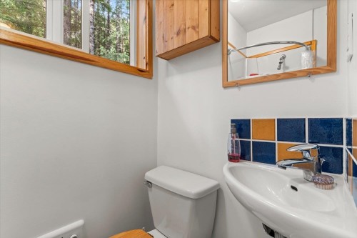 5123 Paulsen Road W, Chilliwack, BC - Indoor Photo Showing Bathroom