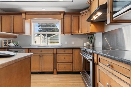 6464 Reid Road, Chilliwack, BC - Indoor Photo Showing Kitchen