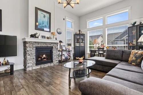 3-10166 Williams Road, Chilliwack, BC - Indoor Photo Showing Living Room With Fireplace