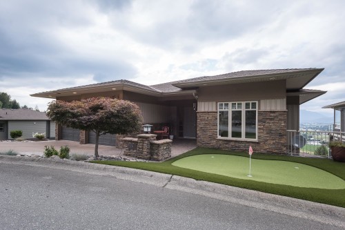 125-51075 Falls Court, Chilliwack, BC - Outdoor