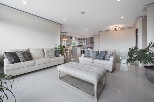 125-51075 Falls Court, Chilliwack, BC - Indoor Photo Showing Living Room