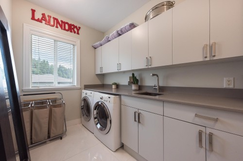 125-51075 Falls Court, Chilliwack, BC - Indoor Photo Showing Laundry Room