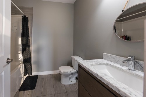 125-51075 Falls Court, Chilliwack, BC - Indoor Photo Showing Bathroom