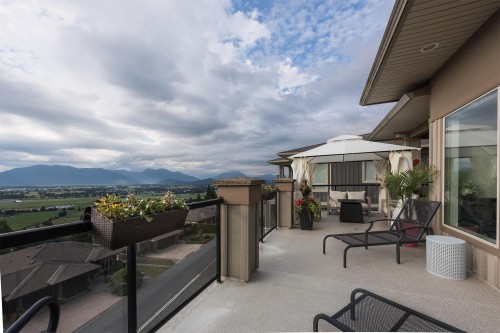 125-51075 Falls Court, Chilliwack, BC - Outdoor With Exterior