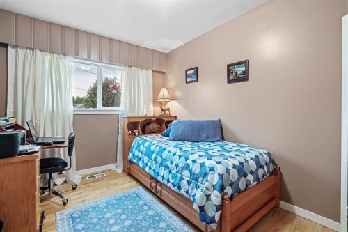 8668 Coventry Place, Chilliwack, BC - Indoor Photo Showing Bedroom