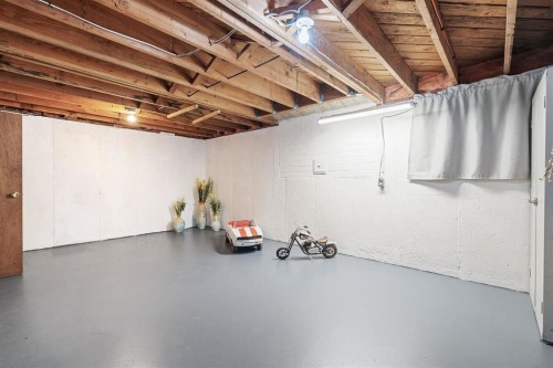 8668 Coventry Place, Chilliwack, BC - Indoor Photo Showing Basement