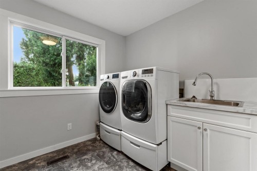 47345 Swallow Crescent, Chilliwack, BC - Indoor Photo Showing Laundry Room