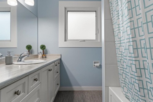 47345 Swallow Crescent, Chilliwack, BC - Indoor Photo Showing Bathroom