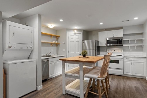 47345 Swallow Crescent, Chilliwack, BC - Indoor Photo Showing Kitchen