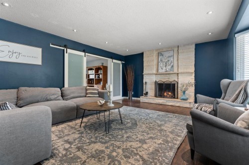 47345 Swallow Crescent, Chilliwack, BC - Indoor Photo Showing Living Room With Fireplace
