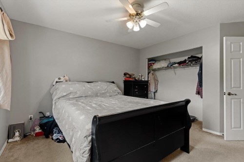 5633 Kathleen Drive, Chilliwack, BC - Indoor Photo Showing Bedroom