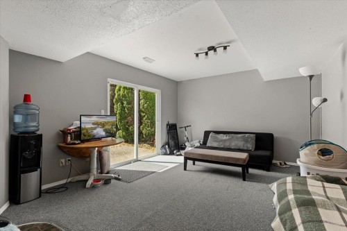 5633 Kathleen Drive, Chilliwack, BC - Indoor