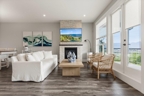 63-50778 Ledgestone Place, Chilliwack, BC - Indoor Photo Showing Living Room With Fireplace