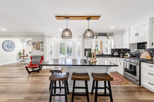 45736 Higginson Road, Chilliwack, BC - Indoor Photo Showing Kitchen With Upgraded Kitchen