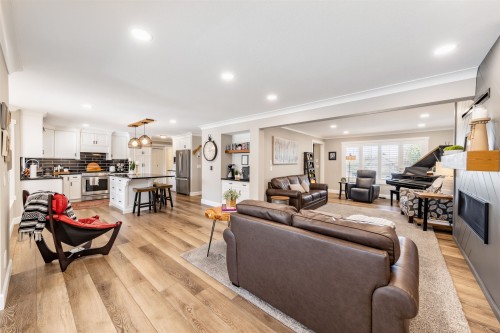 45736 Higginson Road, Chilliwack, BC - Indoor Photo Showing Other Room