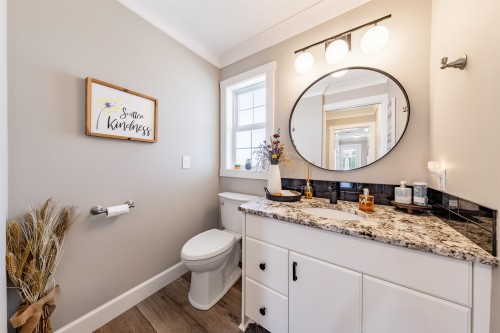 45736 Higginson Road, Chilliwack, BC - Indoor Photo Showing Bathroom