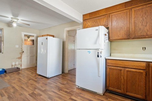 944 3Rd Avenue, Hope, BC - Indoor Photo Showing Kitchen