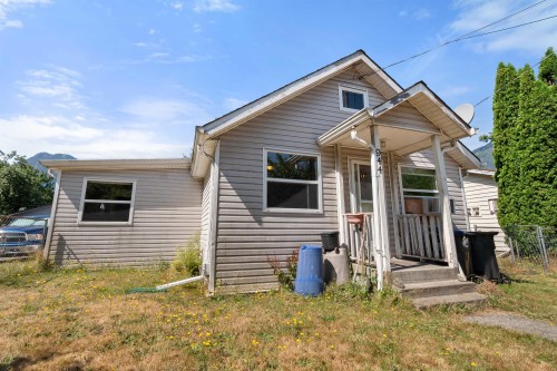 944 3Rd Avenue, Hope, BC - Outdoor